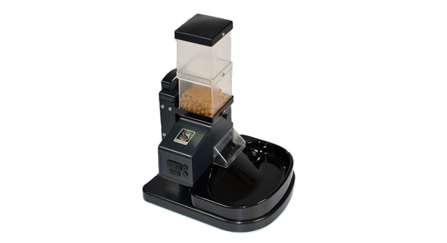 Super Feeder automatic cat feeder review